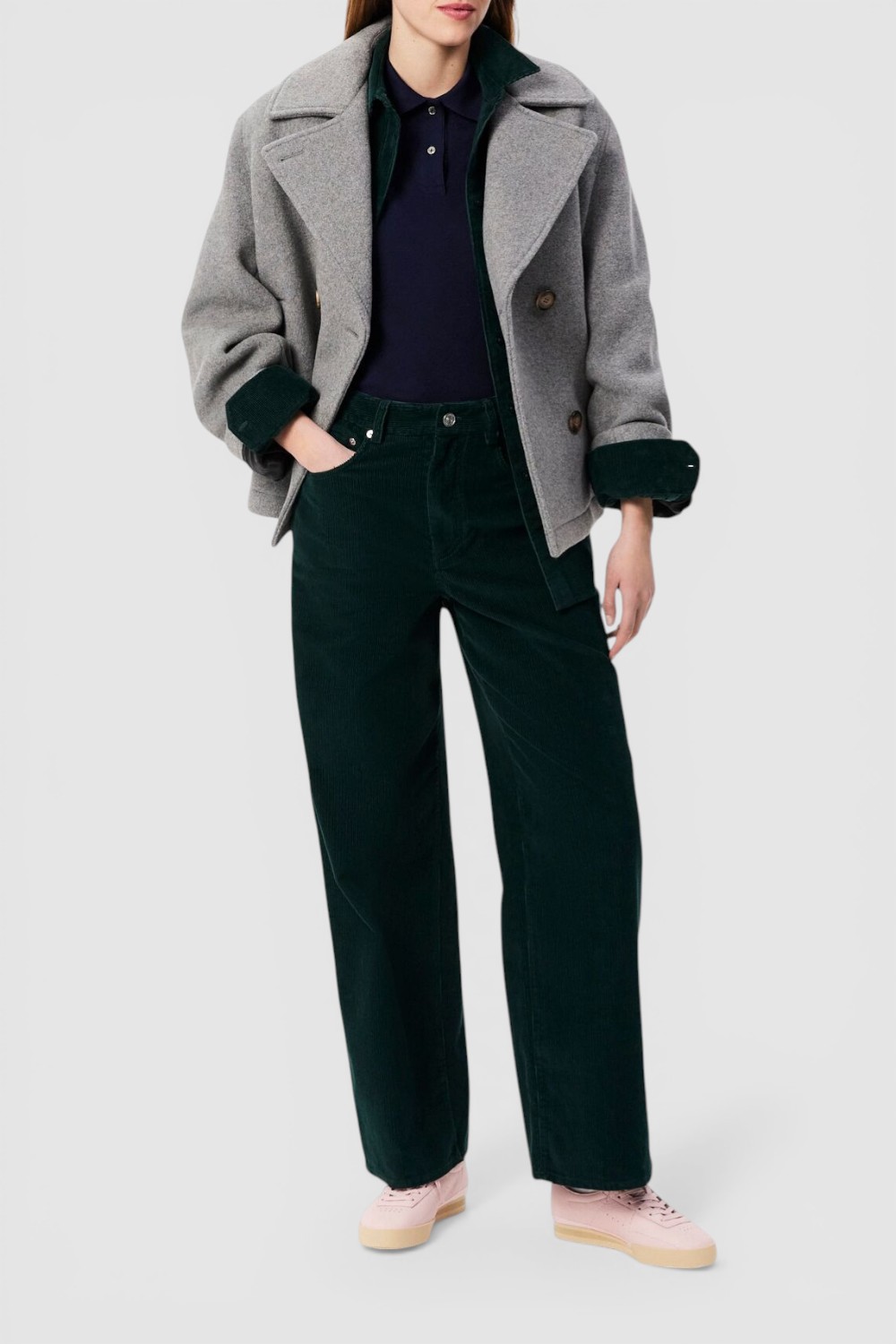 תמונת כל הלוק של חולצת פולו